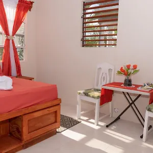  Apartment Edtricias